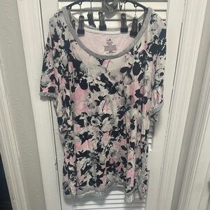 Secret Treasures White Graphic Short Sleeve T-Shirt